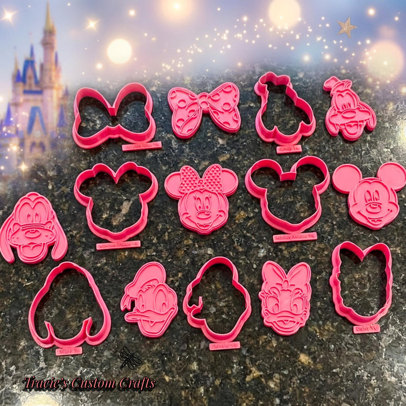 ⭐ Disney’s Magical Moments Cookie Cutters & Stamps – Classic Character Celebration Collection