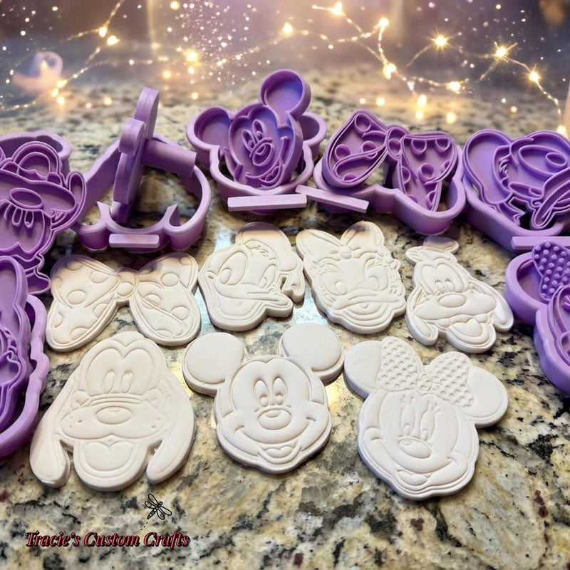 ⭐ Disney’s Magical Moments Cookie Cutters & Stamps – Classic Character Celebration Collection